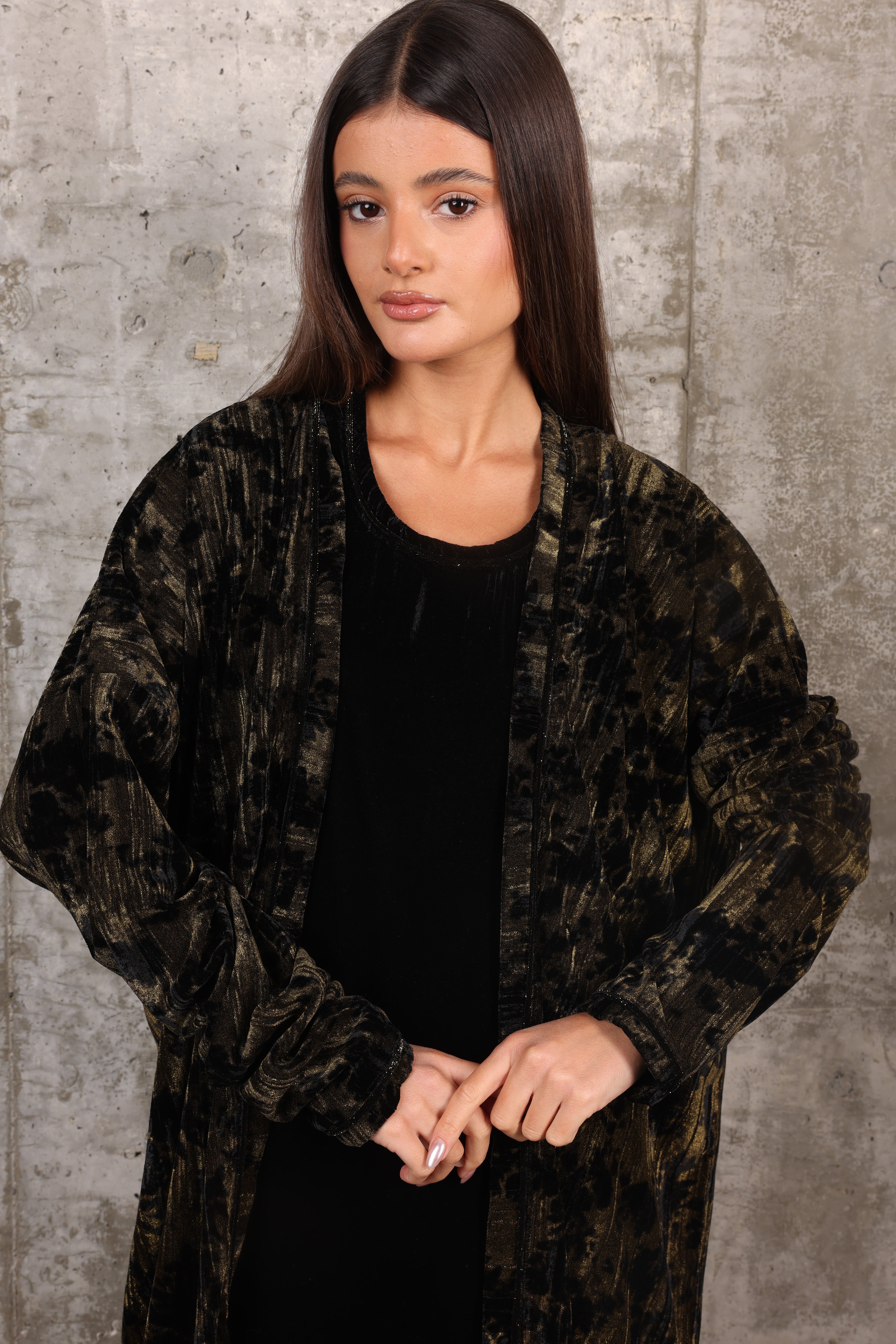 QMR- 025 black/gold velvet