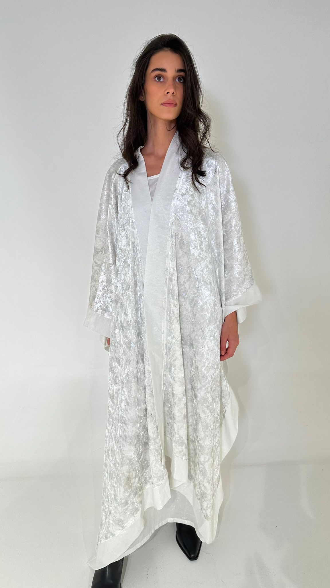 White/ striped 2 piece shlah