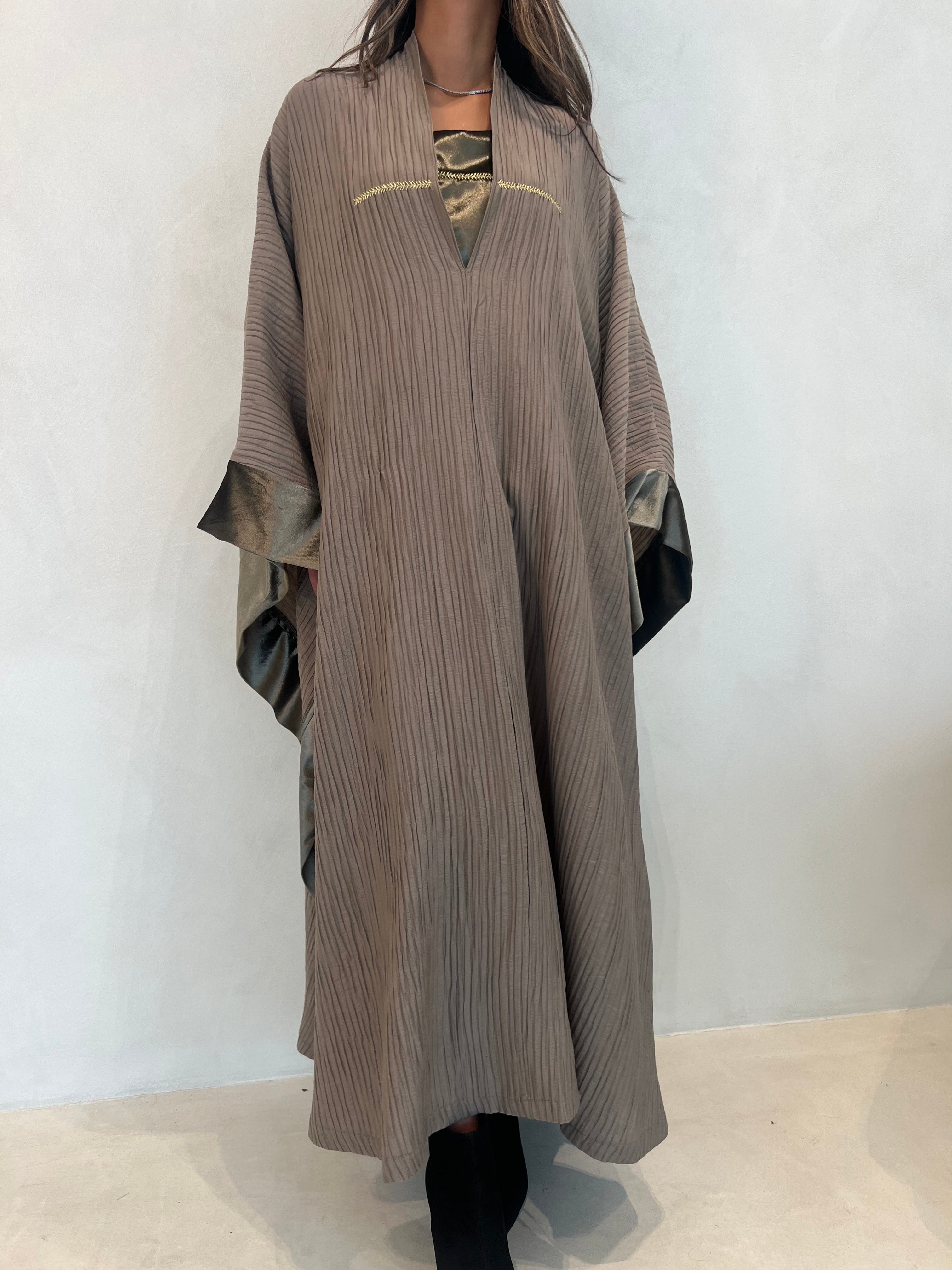 Qmr- 011 beige shimmer