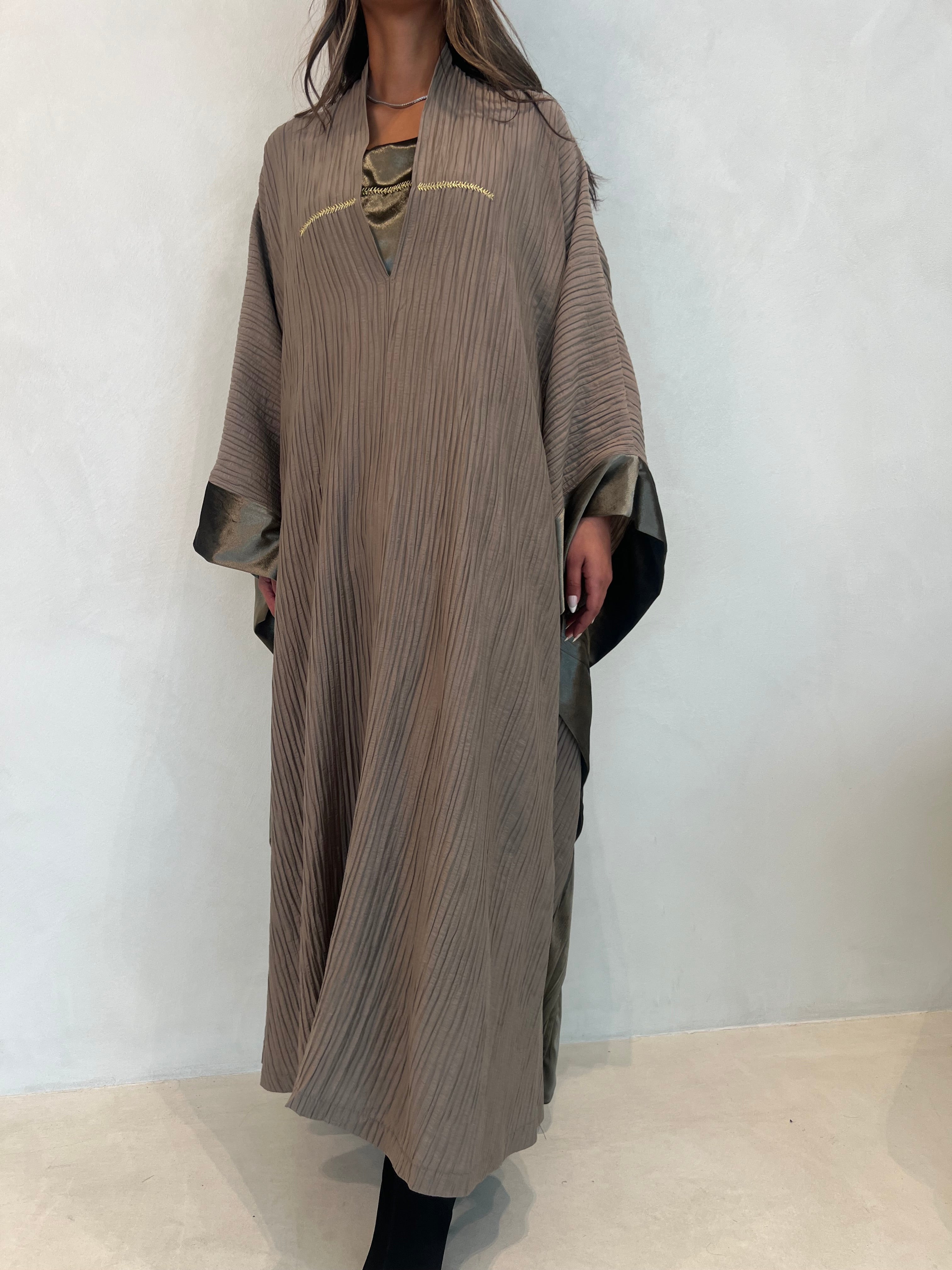 Qmr- 011 beige shimmer