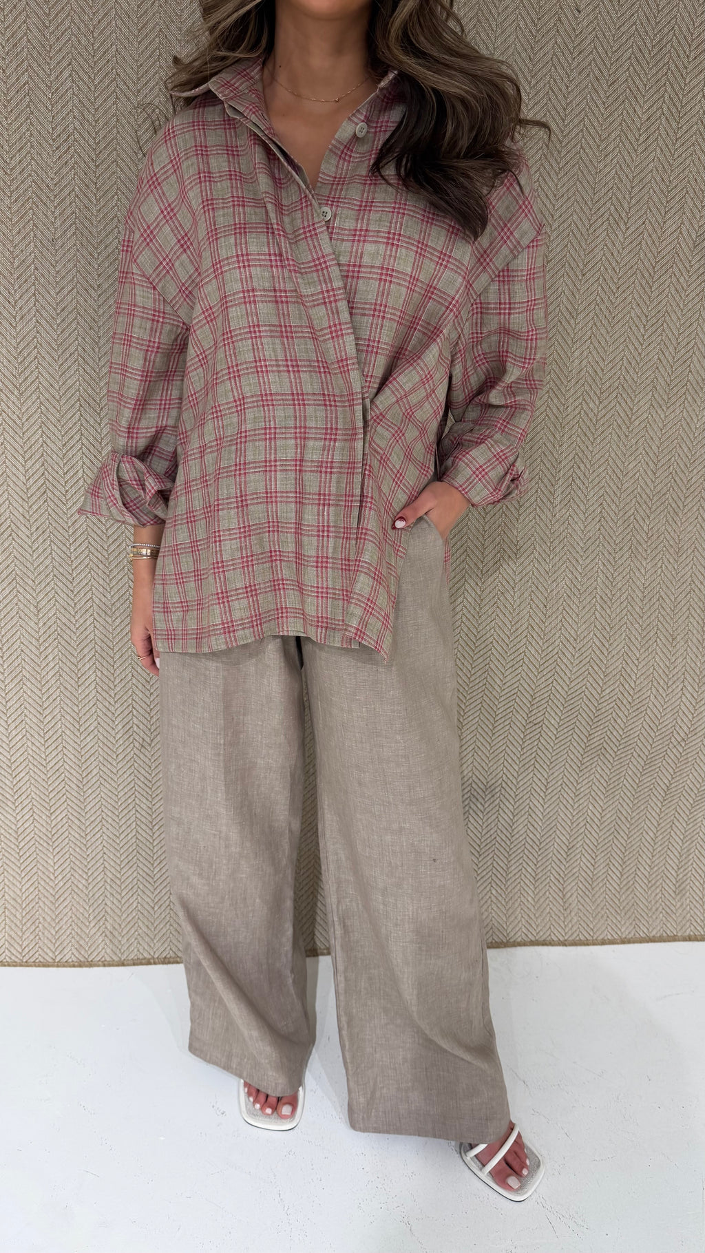 Checkered overlap shirt with beige linen pants
