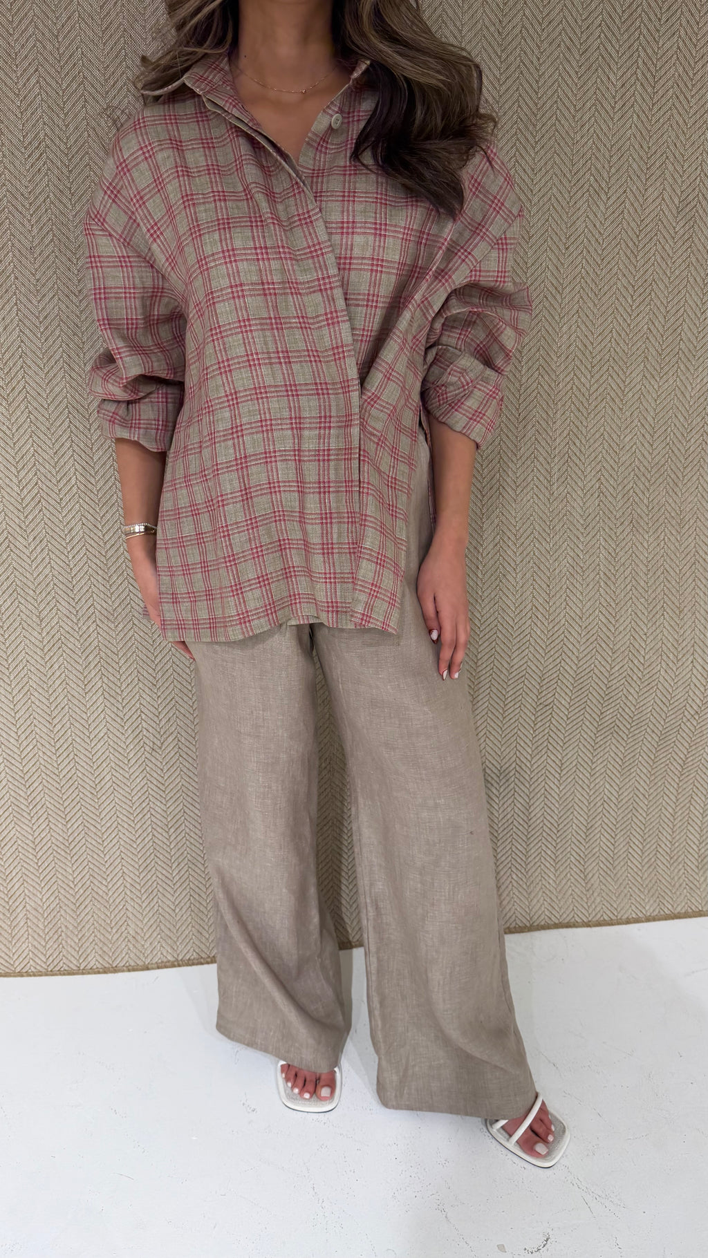 Checkered overlap shirt with beige linen pants