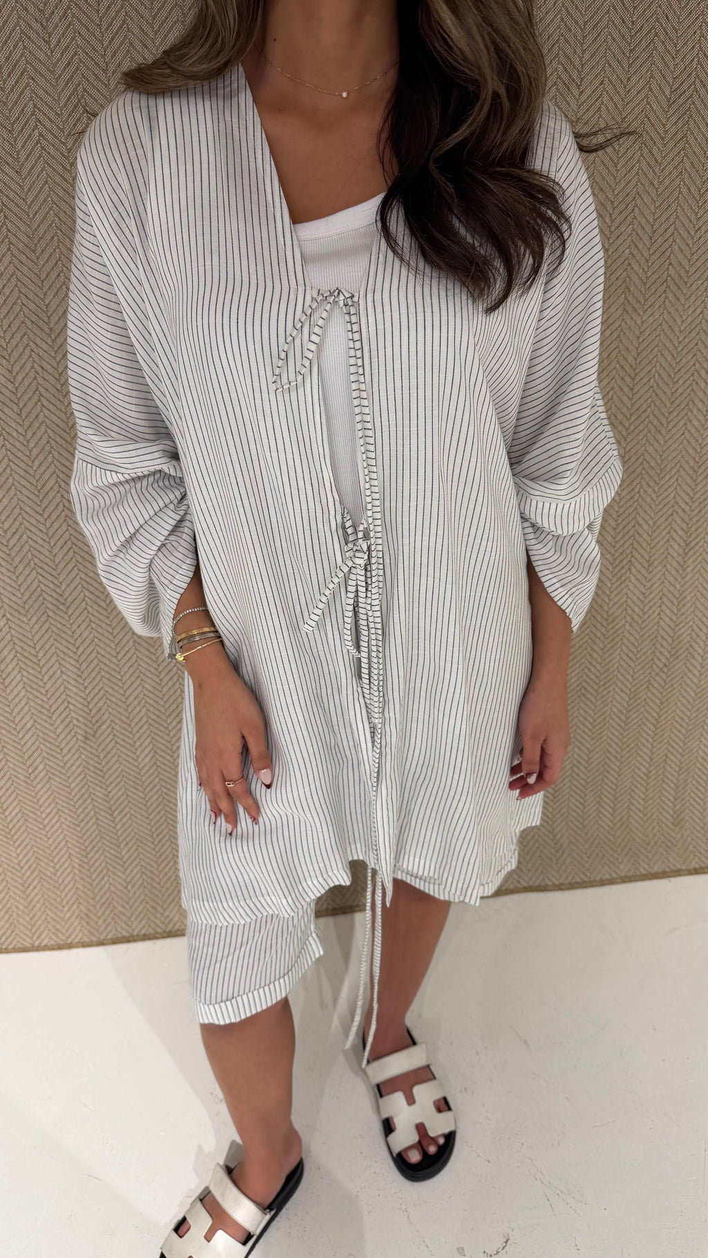Striped set black and white