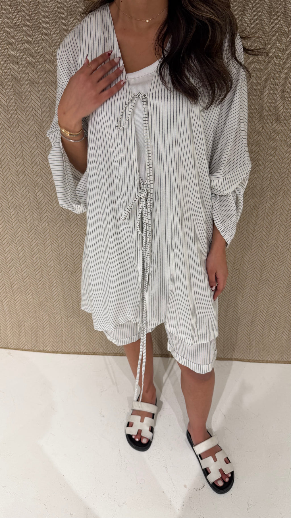 Striped set black and white