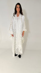 White/ striped 2 piece shlah